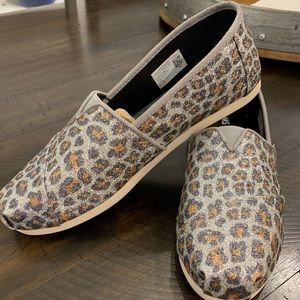 Toms NWT